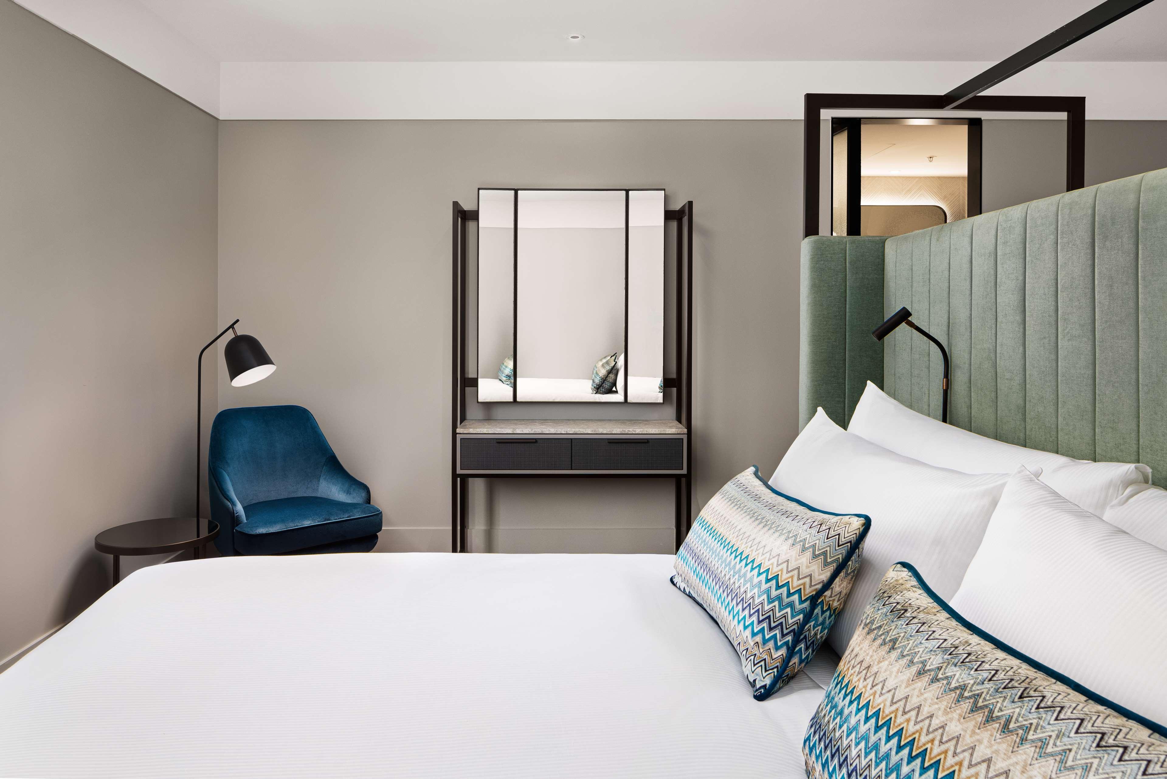 Hilton Melbourne Little Queen Street Экстерьер фото