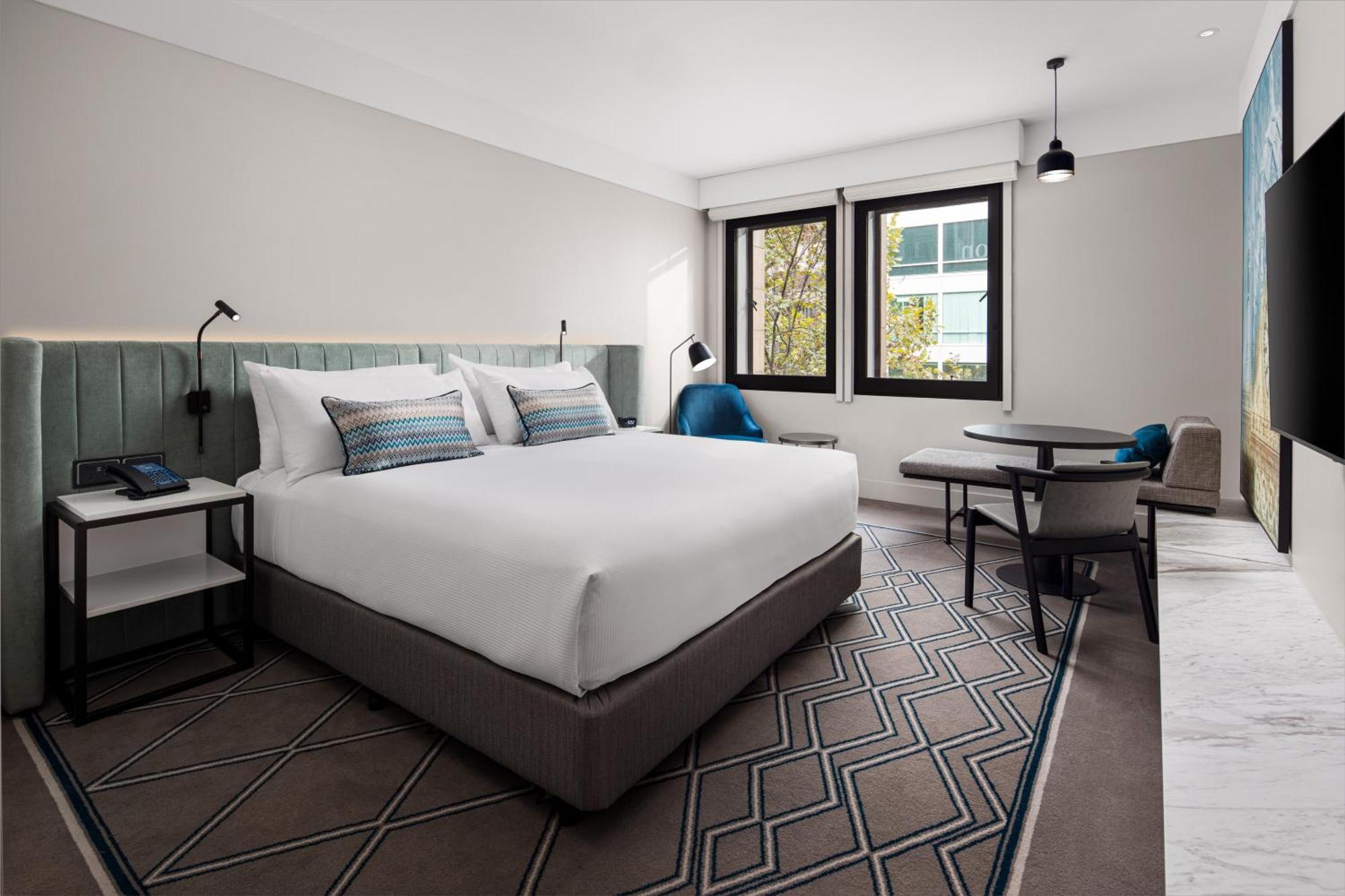 Hilton Melbourne Little Queen Street Экстерьер фото Deluxe King