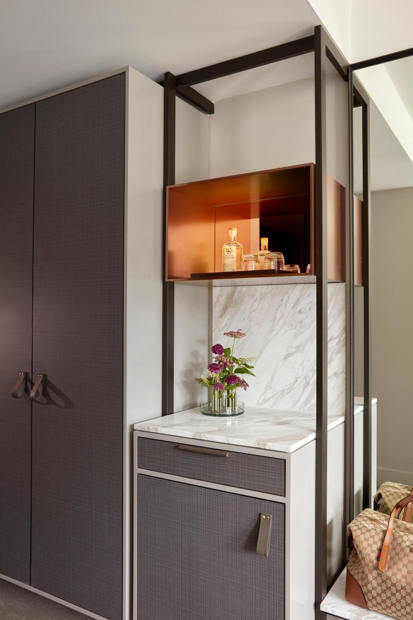 Hilton Melbourne Little Queen Street Экстерьер фото A marble vanity