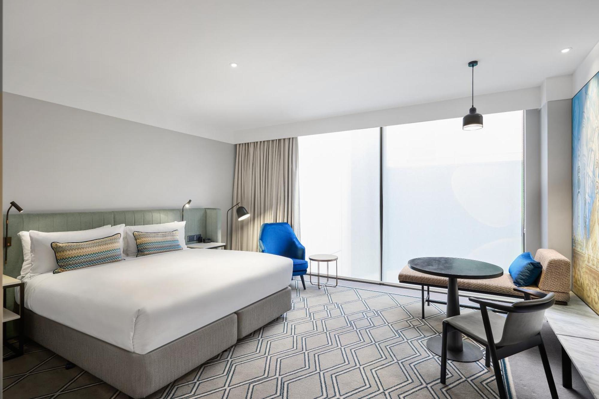 Hilton Melbourne Little Queen Street Экстерьер фото A room at the Hotel